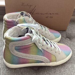 Vintage Havana Big Kids' Tai Rhinestone Rainbow Sneaker, size 7